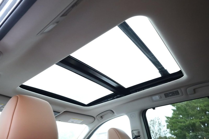 Nissan Pathfinder Vehicle Full-screen Gallery Image 12