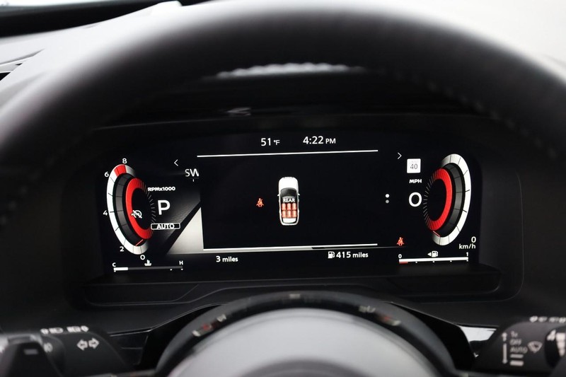 Nissan Pathfinder Vehicle Full-screen Gallery Image 14