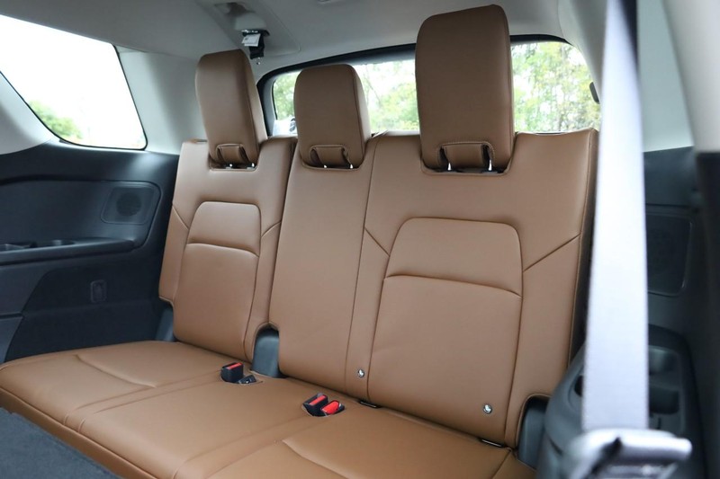 Nissan Pathfinder Vehicle Full-screen Gallery Image 31