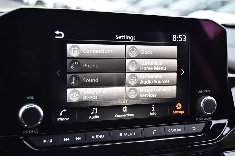 Nissan Pathfinder Vehicle Full-screen Gallery Image 14