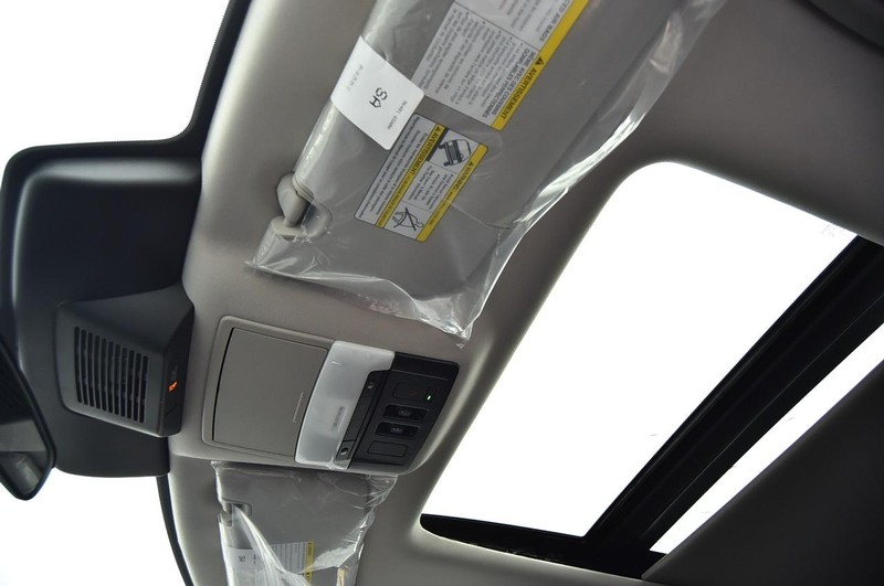 Nissan Pathfinder Vehicle Full-screen Gallery Image 22