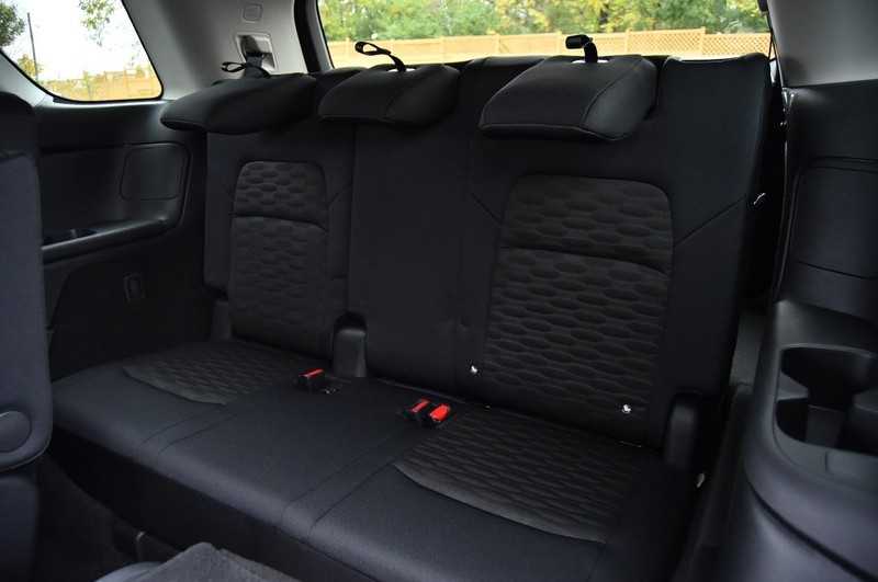 Nissan Pathfinder Vehicle Full-screen Gallery Image 26