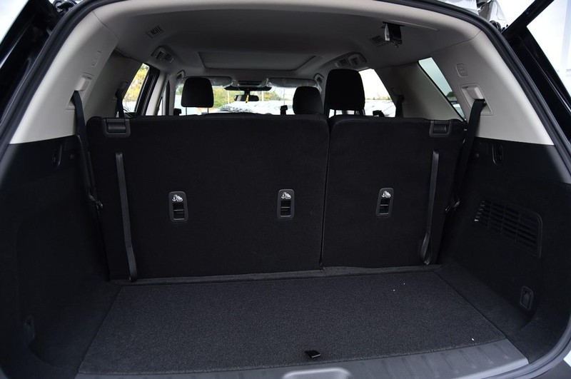 Nissan Pathfinder Vehicle Full-screen Gallery Image 27