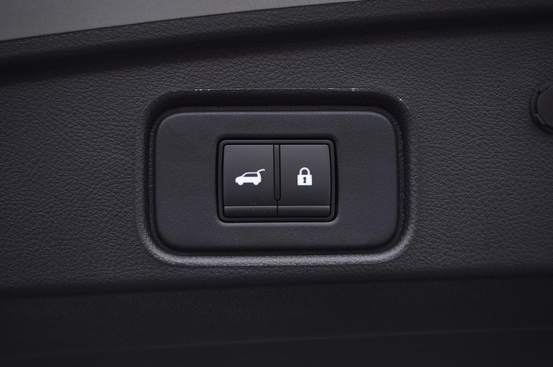 Nissan Pathfinder Vehicle Full-screen Gallery Image 28