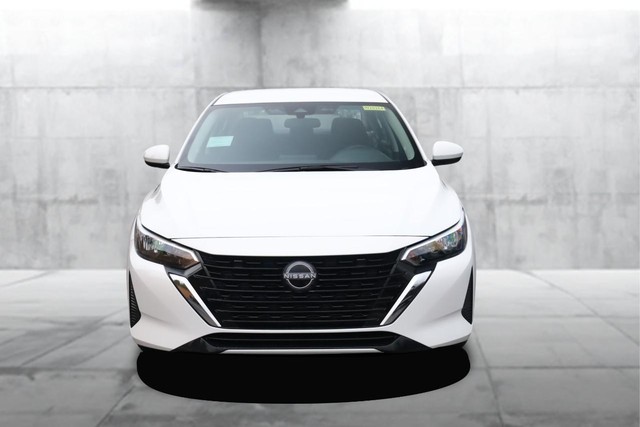 Nissan Sentra Vehicle Image 04