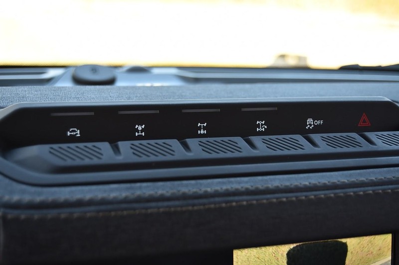 Ford Bronco Vehicle Full-screen Gallery Image 13