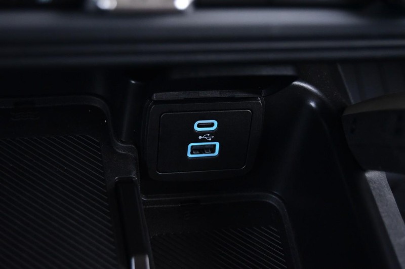 Ford Bronco Vehicle Full-screen Gallery Image 16