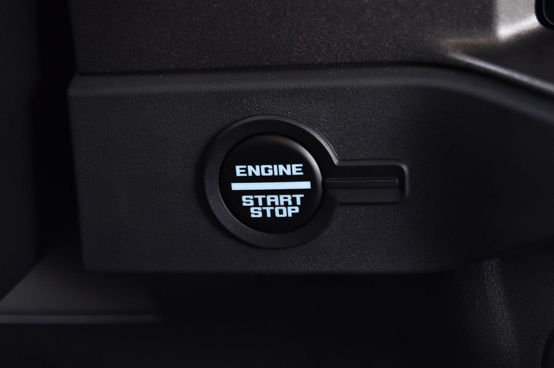 Ford Bronco Vehicle Full-screen Gallery Image 19