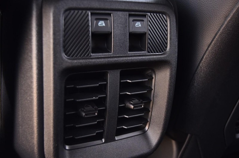 Ford Bronco Vehicle Full-screen Gallery Image 24