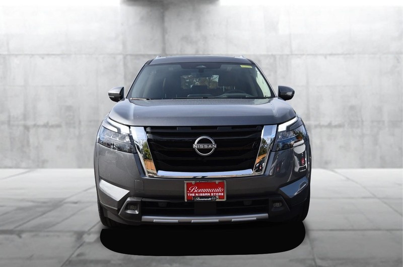 Nissan Pathfinder Vehicle Image 04