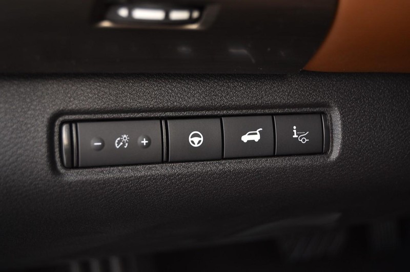 Nissan Pathfinder Vehicle Image 12