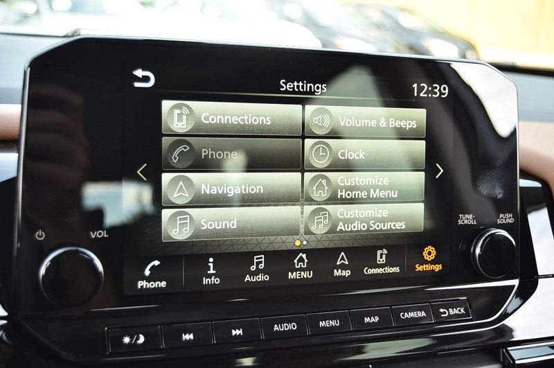 Nissan Pathfinder Vehicle Image 17