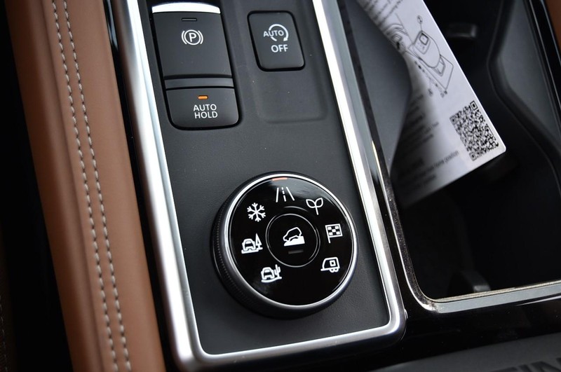 Nissan Pathfinder Vehicle Image 21