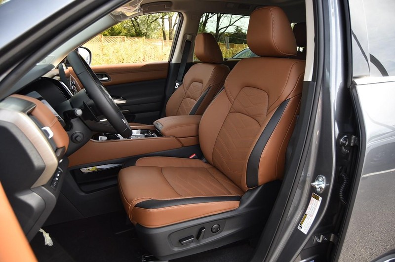 Nissan Pathfinder Vehicle Image 23