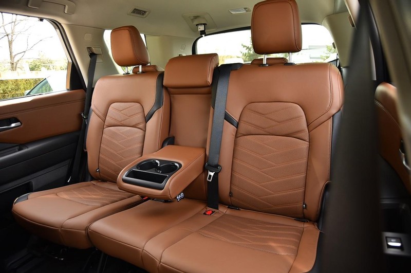 Nissan Pathfinder Vehicle Image 26