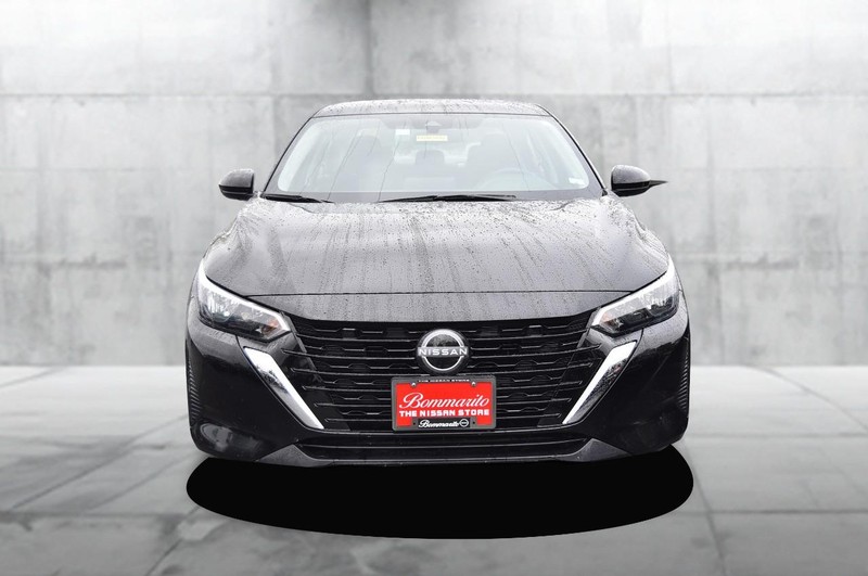 Nissan Sentra Vehicle Image 04