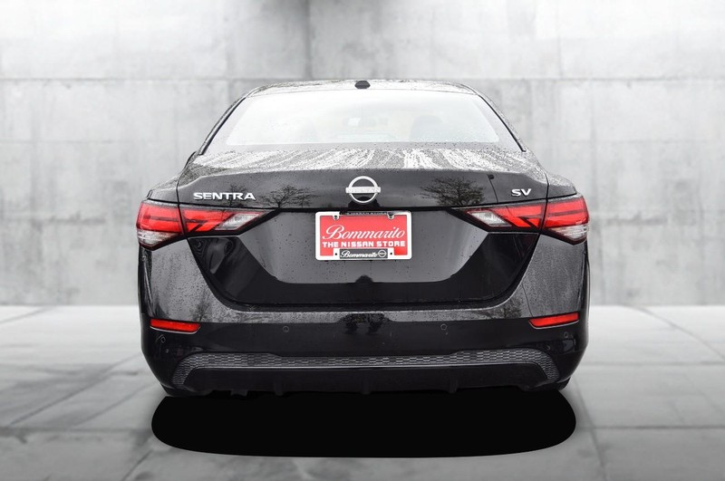 Nissan Sentra Vehicle Image 06