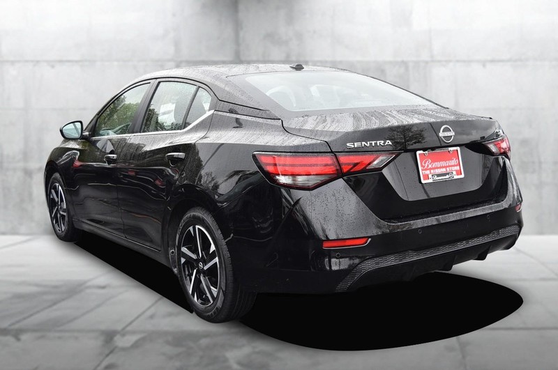 Nissan Sentra Vehicle Image 07