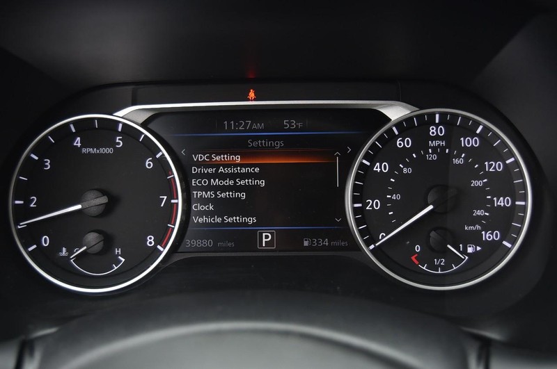 Nissan Sentra Vehicle Image 12