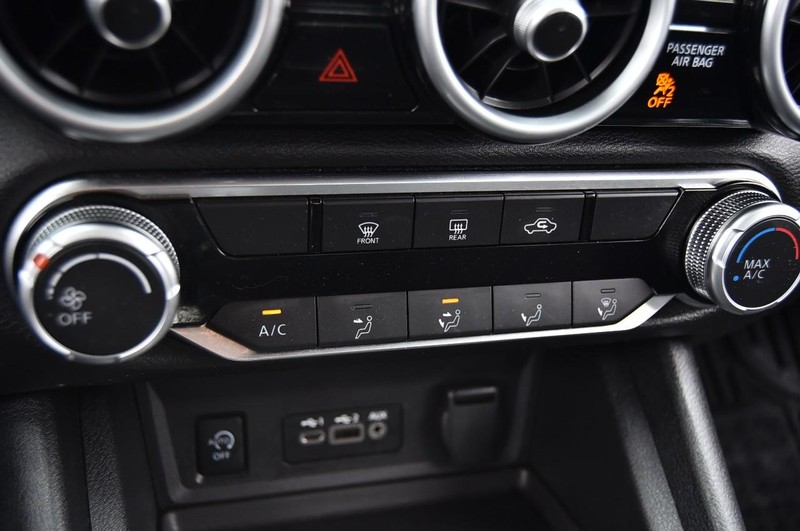 Nissan Sentra Vehicle Image 15