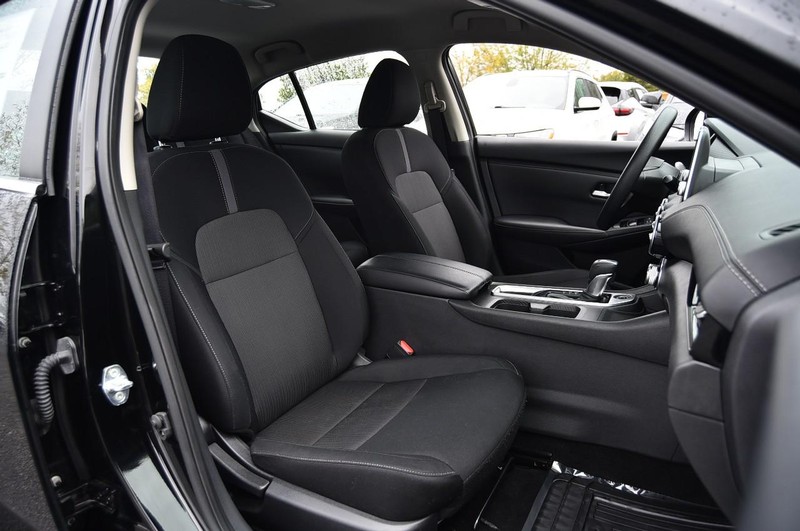 Nissan Sentra Vehicle Image 20