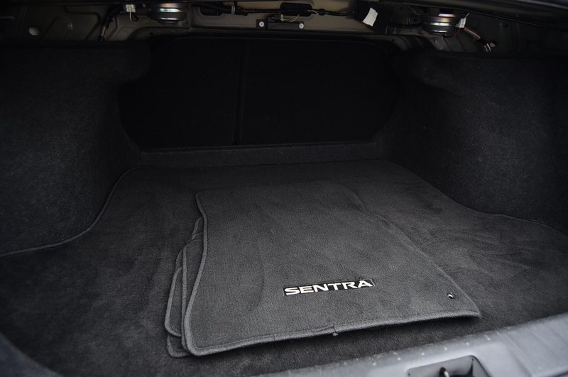 Nissan Sentra Vehicle Image 23