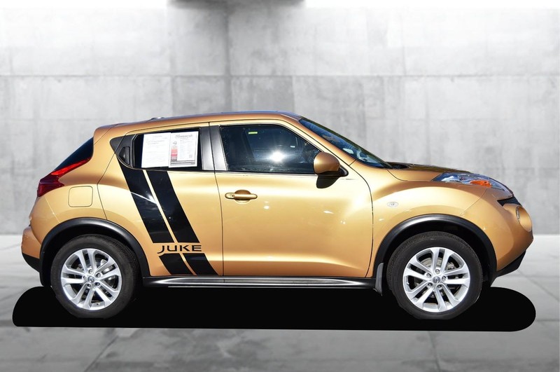 Nissan Juke Vehicle Full-screen Gallery Image 05