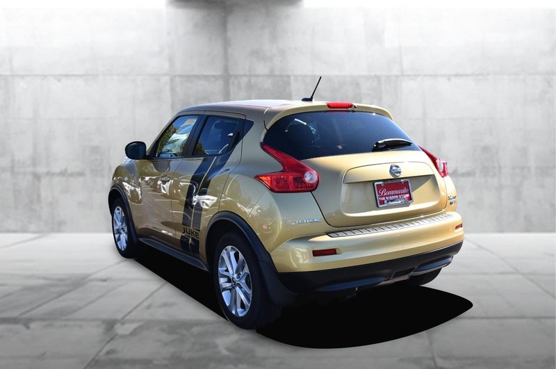 Nissan Juke Vehicle Full-screen Gallery Image 07