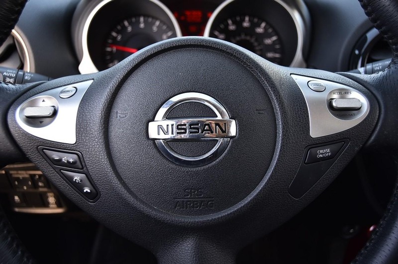 Nissan Juke Vehicle Full-screen Gallery Image 17