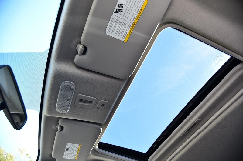 Nissan Juke Vehicle Full-screen Gallery Image 21