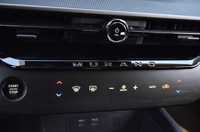 Nissan Murano Vehicle Image 15