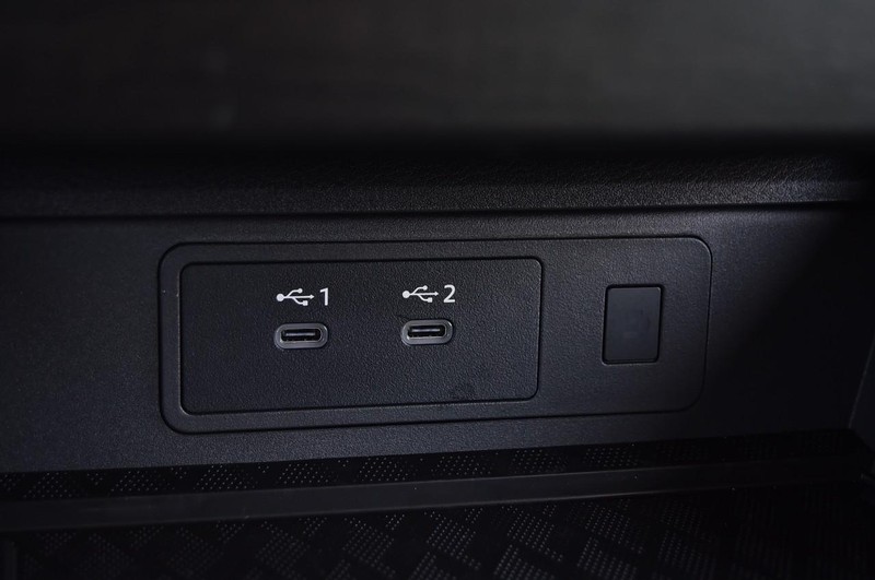 Nissan Murano Vehicle Image 16