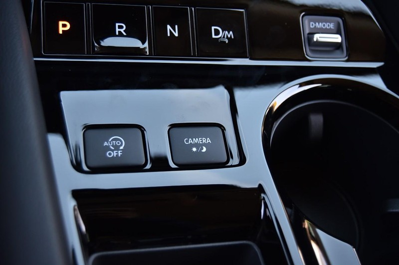 Nissan Murano Vehicle Image 17