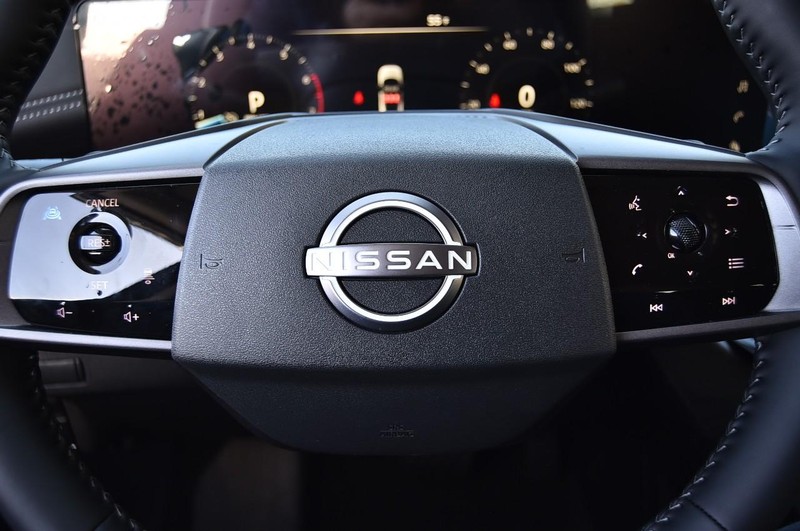 Nissan Murano Vehicle Image 18