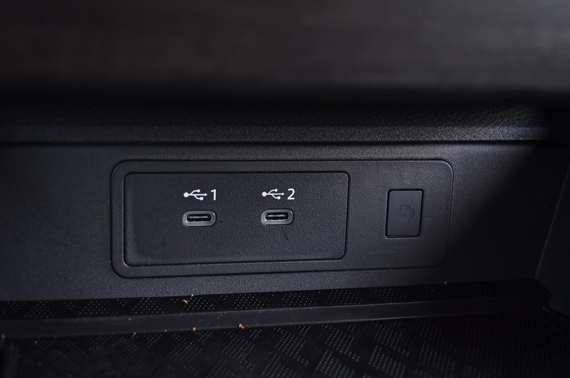 Nissan Murano Vehicle Image 16