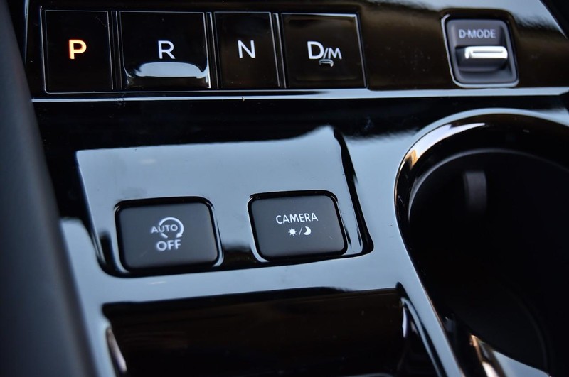 Nissan Murano Vehicle Image 17