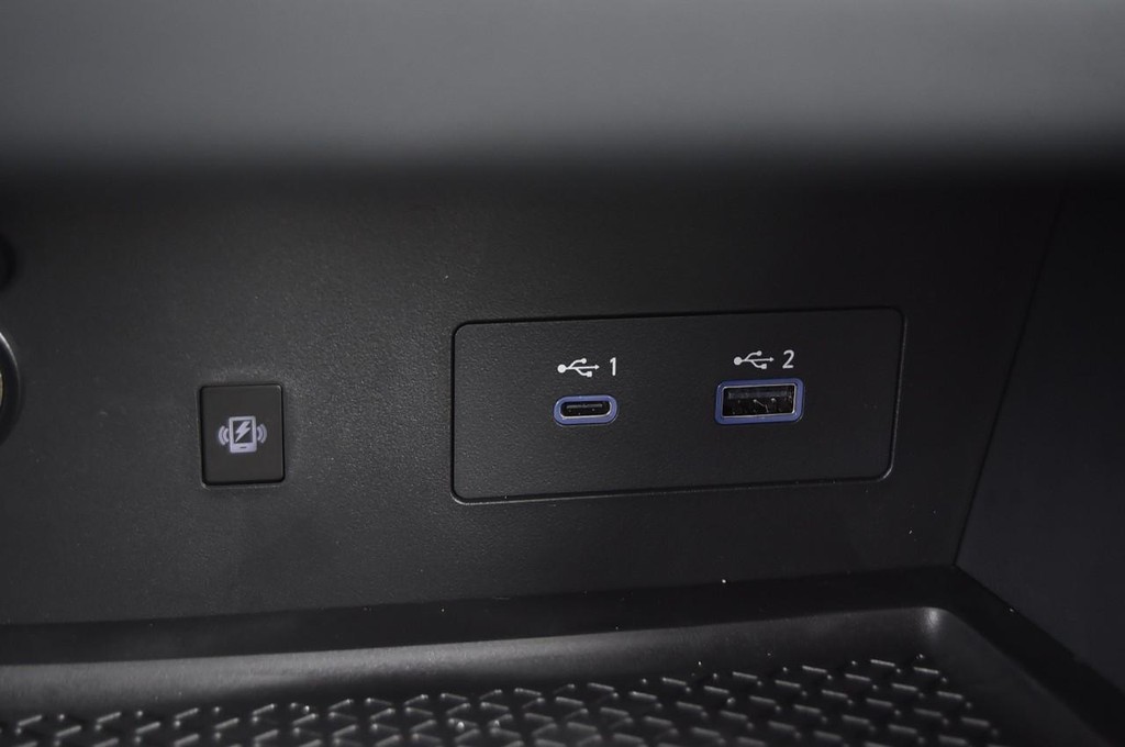 Nissan Pathfinder Vehicle Image 21