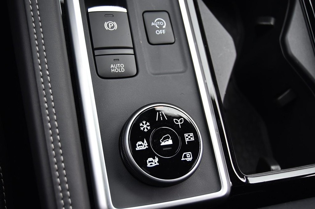 Nissan Pathfinder Vehicle Image 22