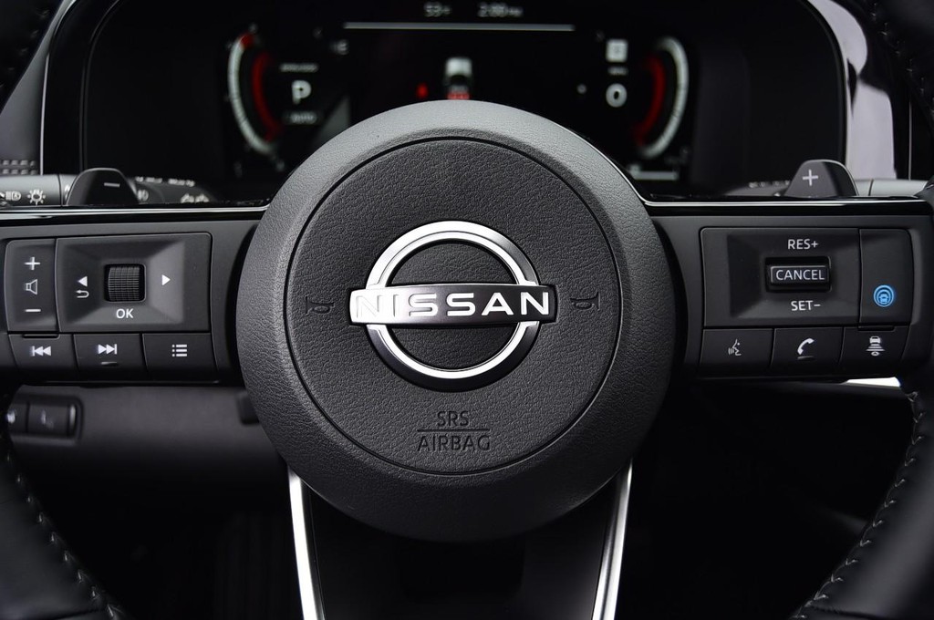 Nissan Pathfinder Vehicle Image 23