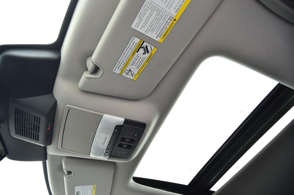 Nissan Pathfinder Vehicle Image 26