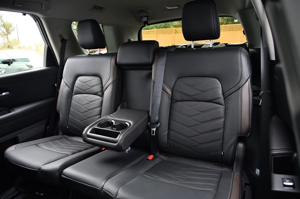 Nissan Pathfinder Vehicle Image 27