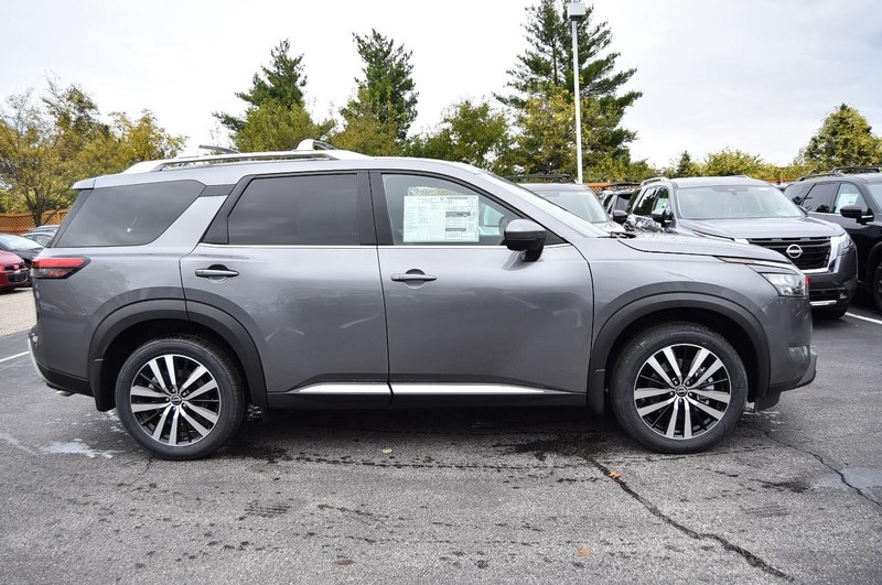 Nissan Pathfinder Vehicle Image 05