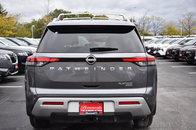 Nissan Pathfinder Vehicle Image 06