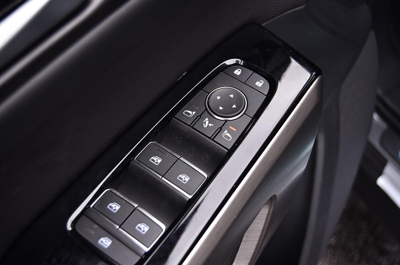 Nissan Pathfinder Vehicle Image 09