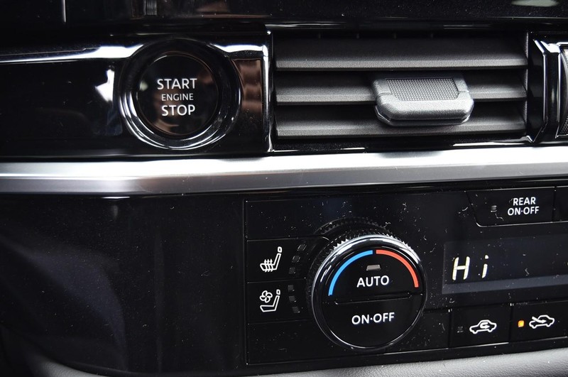 Nissan Pathfinder Vehicle Image 19