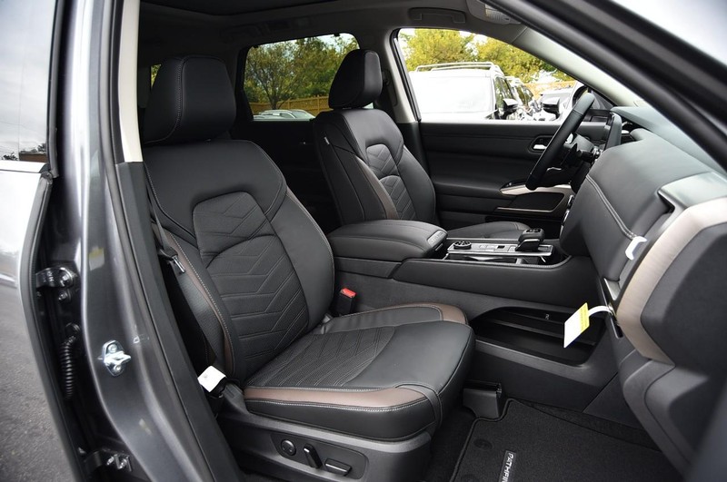 Nissan Pathfinder Vehicle Image 25