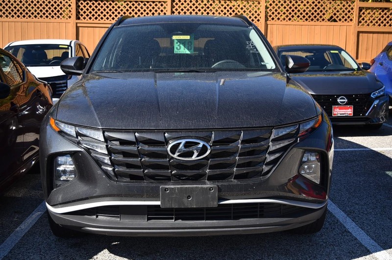 Hyundai Tucson Vehicle Full-screen Gallery Image 02