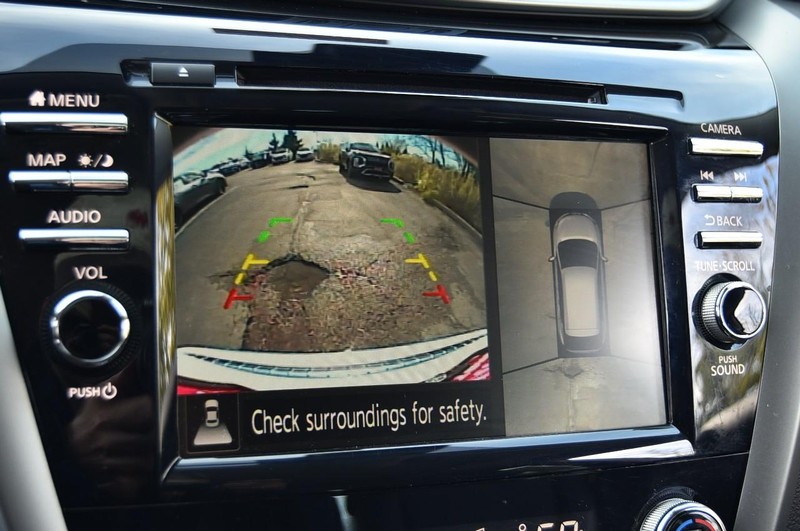 Nissan Murano Vehicle Image 15