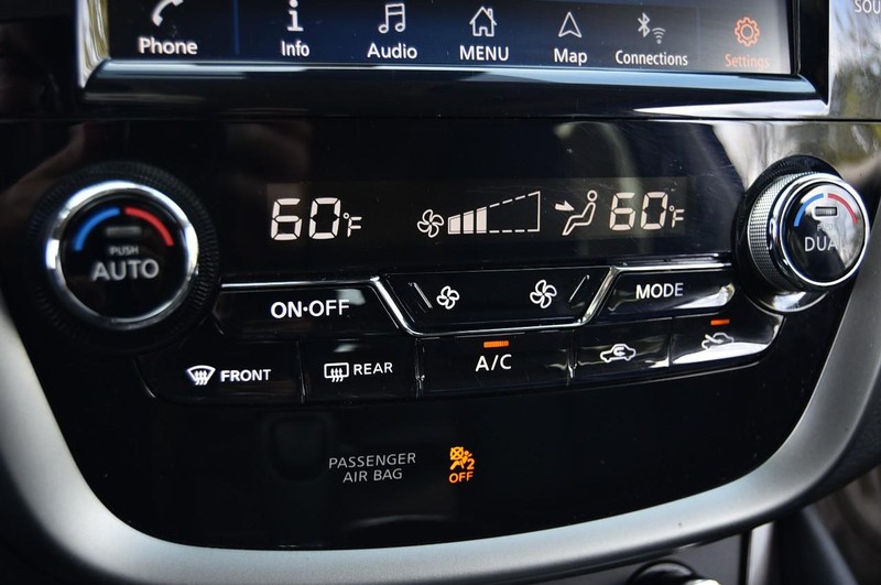 Nissan Murano Vehicle Image 17