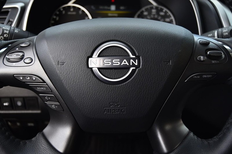 Nissan Murano Vehicle Image 20